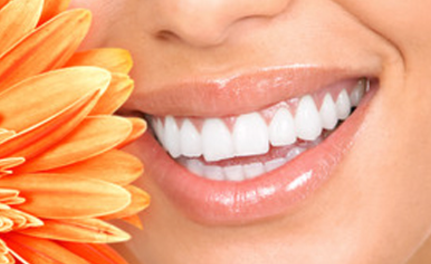 最新の技術と素材で、自然な美しさと機能性を両立した治療を提供