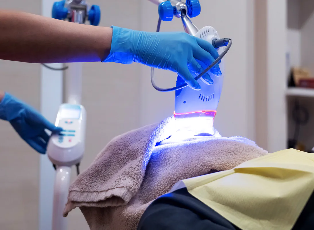 自然な仕上がりと快適な治療が実現されています