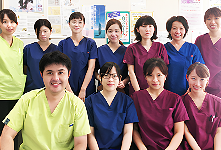 ①診療室②歯科用CT③スタッフ一同