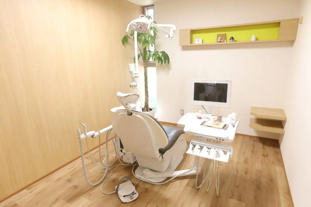 ①医院外観②診療室③待合室