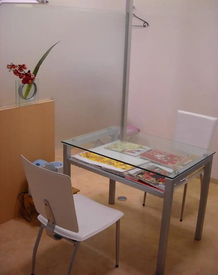 ①待合室 ②カウンセリングルーム ③診療室