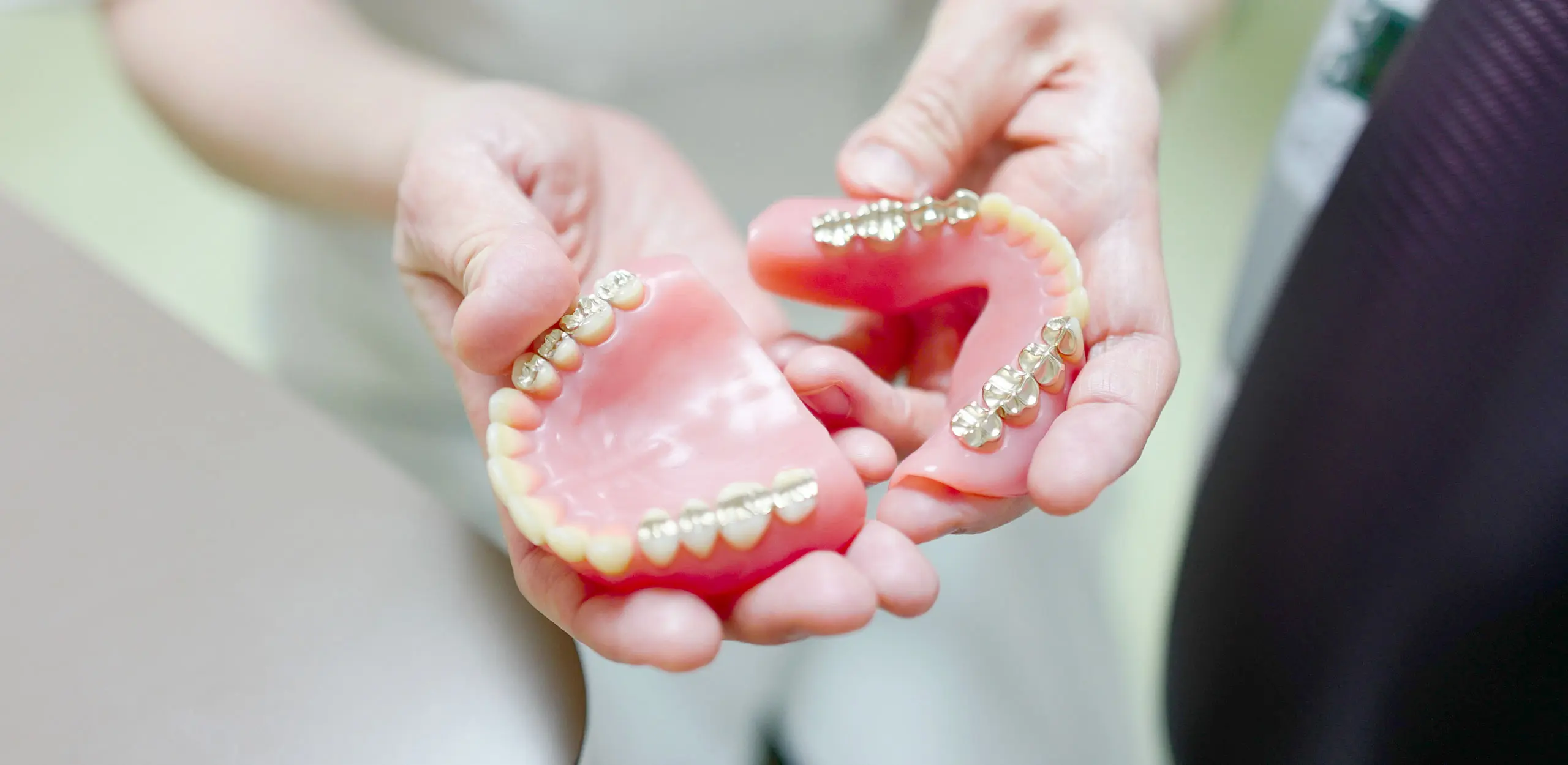 院長が独自に開発したシンラシステムによる義歯製作を行っています