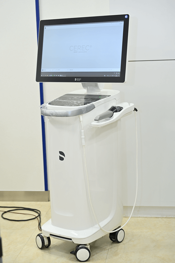 セレックを活用しセラミックによる補綴物をその日に作製できます