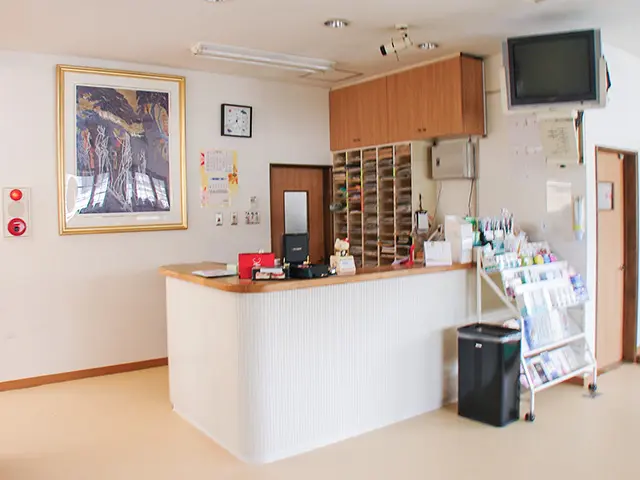 ①受付 ②待合室 ③キッズコーナー