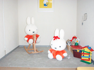 ①プレイルーム ②院長 ③画像はイメージです