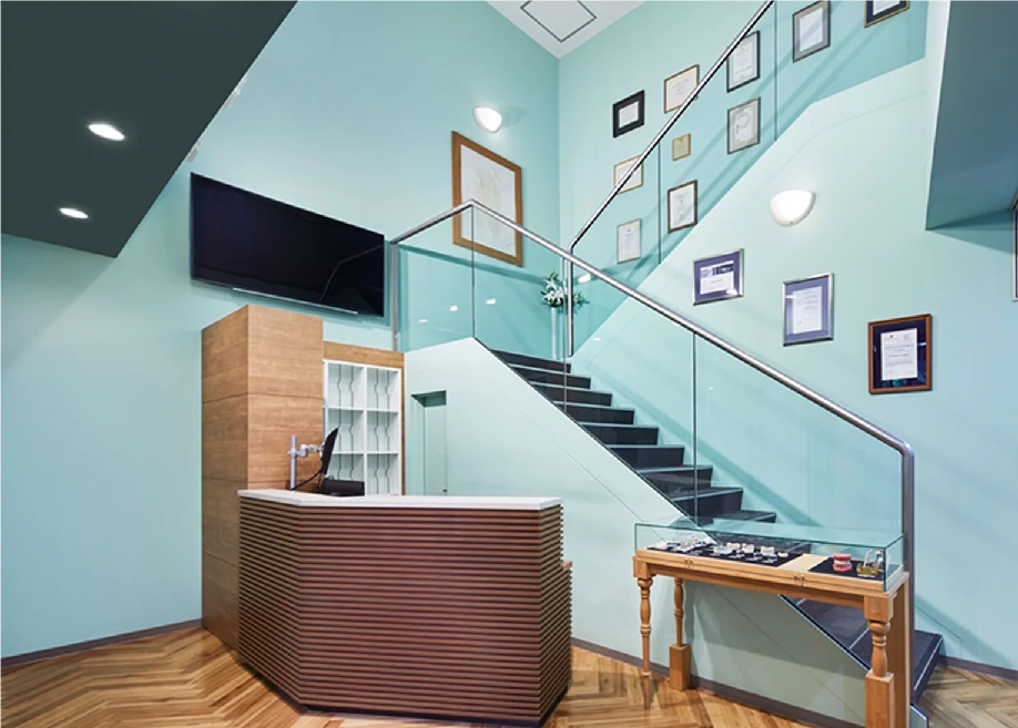 【名古屋駅ユニモール7番左出口 徒歩30秒】【休診日:日曜・祝日】【日本歯科医師会会員在籍】精密な診断と技術でインプラント治療に注力する みやかわデンタルクリニック