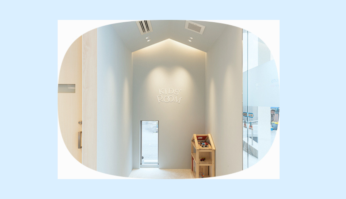 崗本歯科診療所の明るい院内