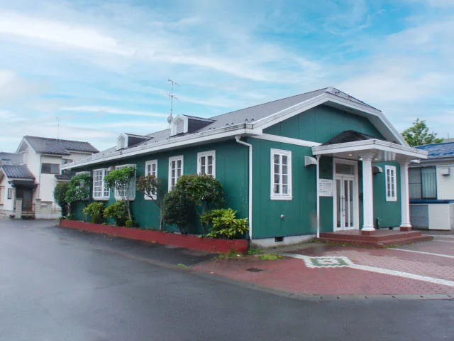 【白鳥団地停留所 徒歩1分】GBT予防ケアと専門性の高い診療で地域の健康を支えるしらとり歯科医院