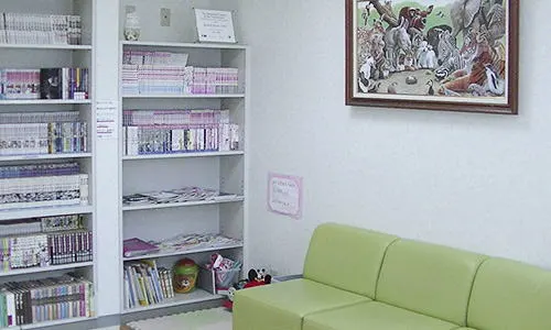 ①医院外観②診療室③待合室