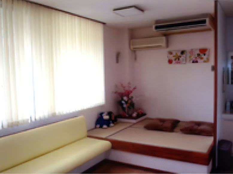 ①外観②待合室③写真はイメージです