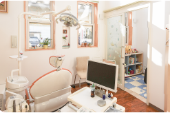 ①受付・待合室②診療室③キッズルーム