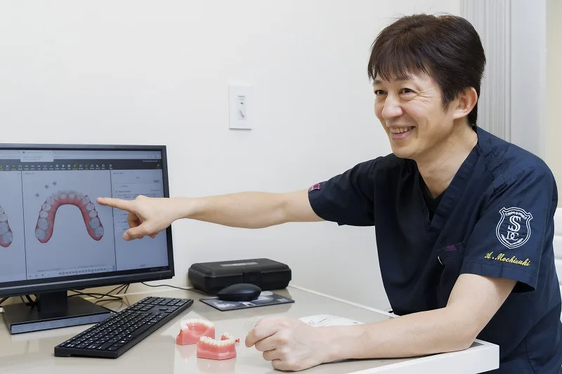 ①診療台②説明の様子③診療室