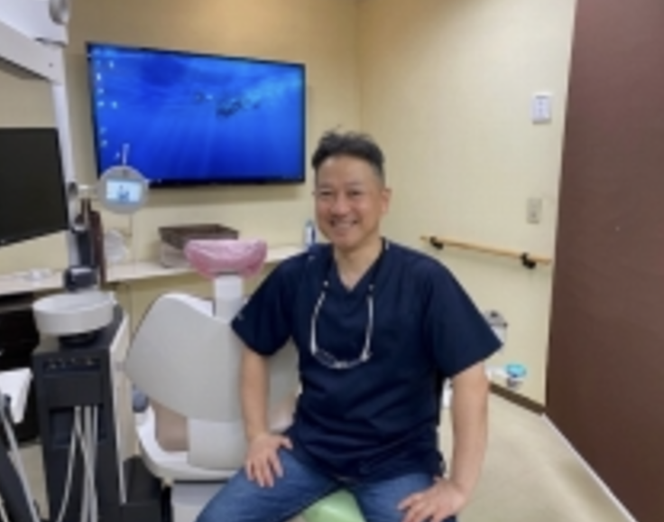 院長の浅野栄之