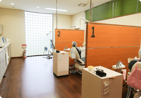 ①医院外観②待合室③診療室