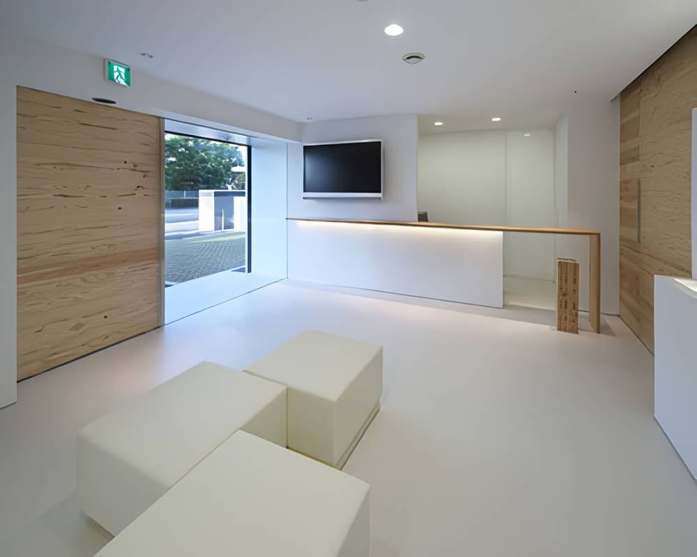 ①外観②待合室③診療スペース