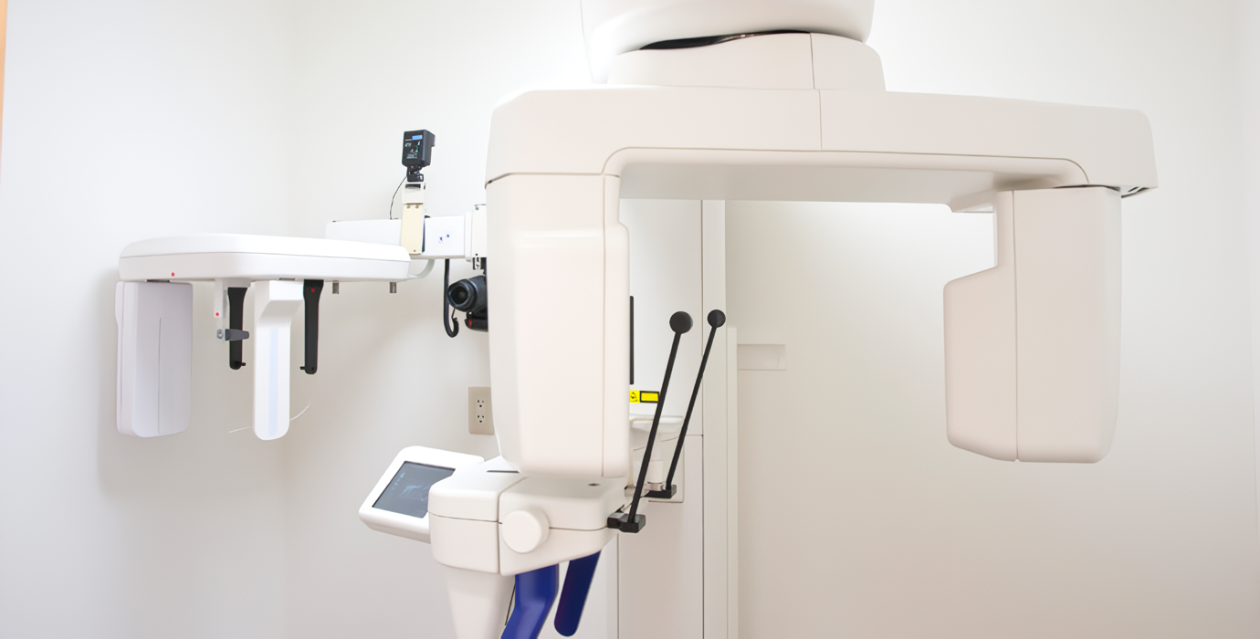 デジタルレントゲン、歯科用CT、口腔内スキャナーなど他にも数々の機器を取り揃えています