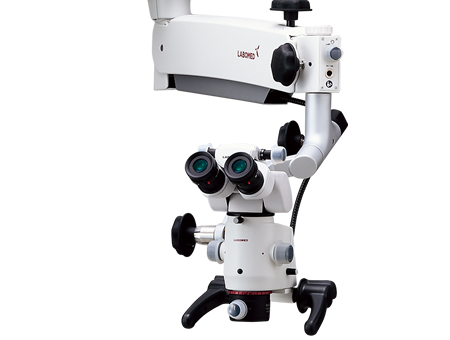 前歯の自然な美しさを引き出す、精密なレジン修復技術