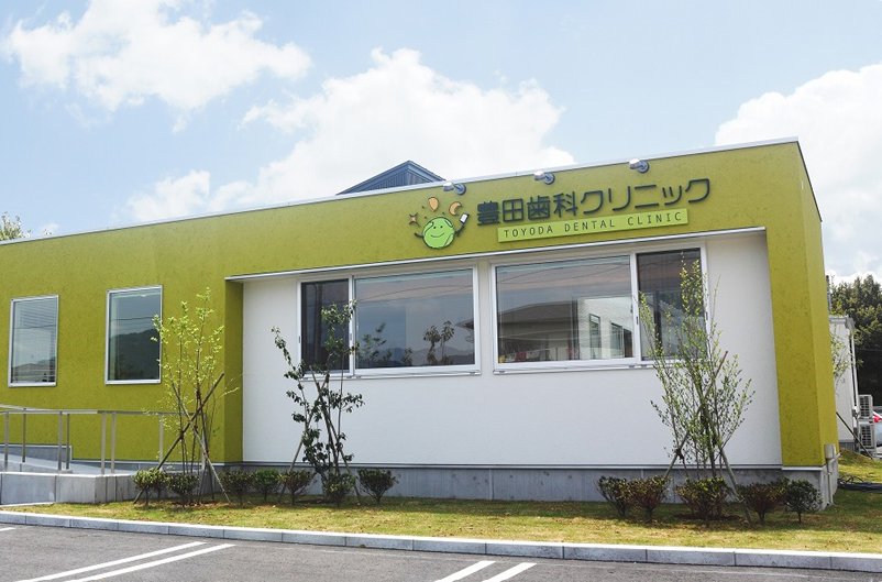 ①医院外観②診療室③キッズスペース