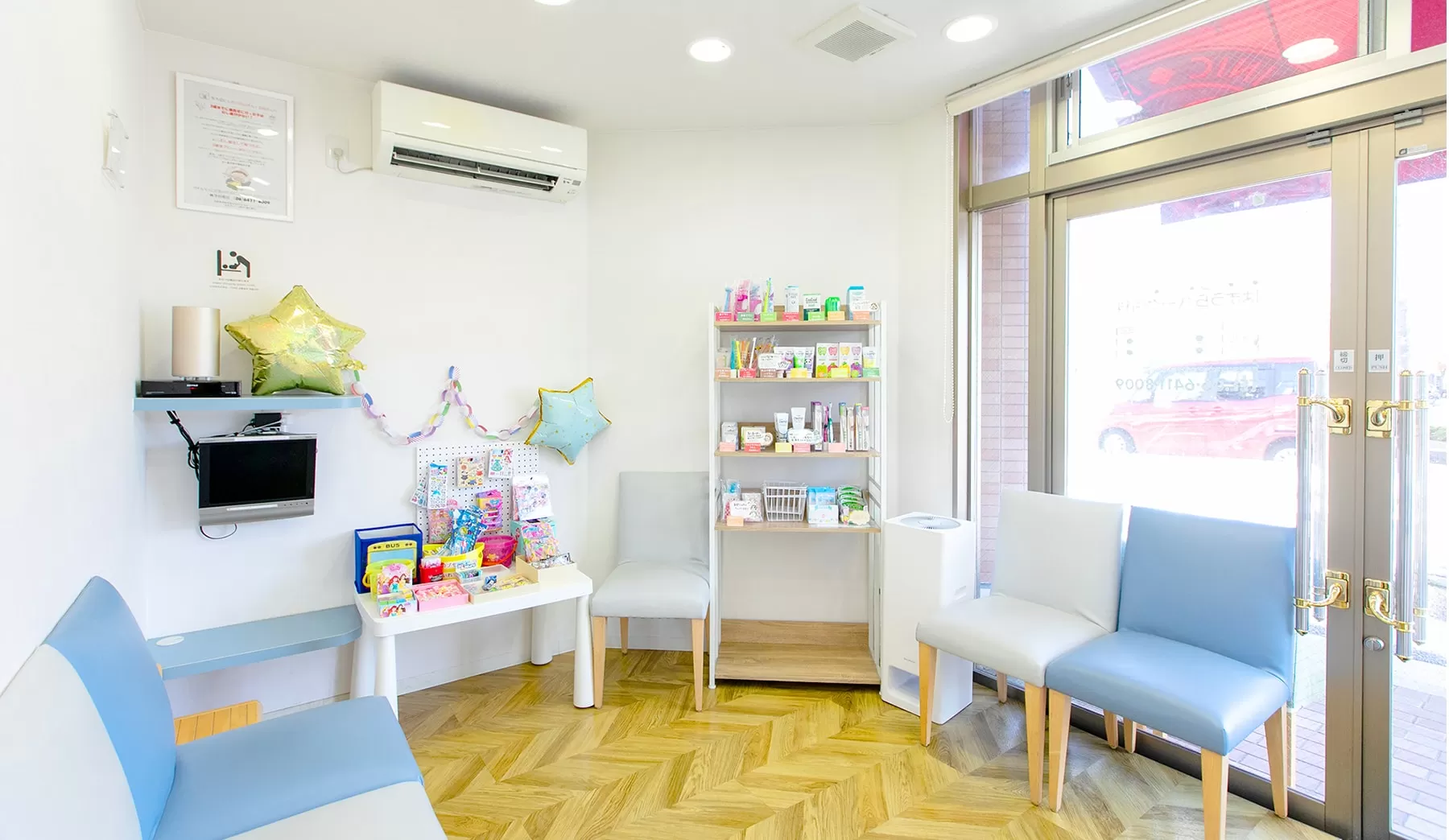 ①受付 ②待合室 ③診療室