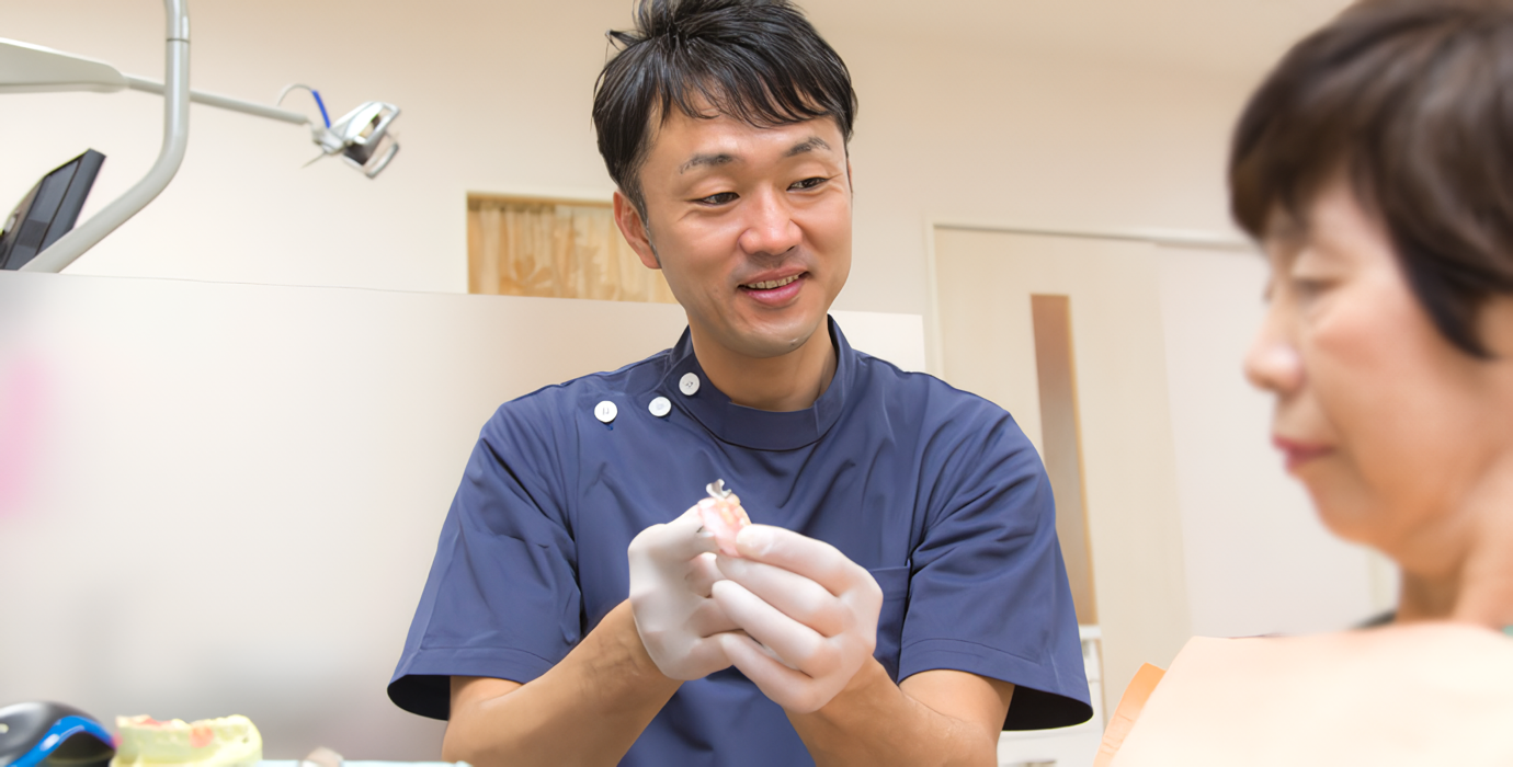 歯ぐきに吸い付くような入れ歯を目ざしています