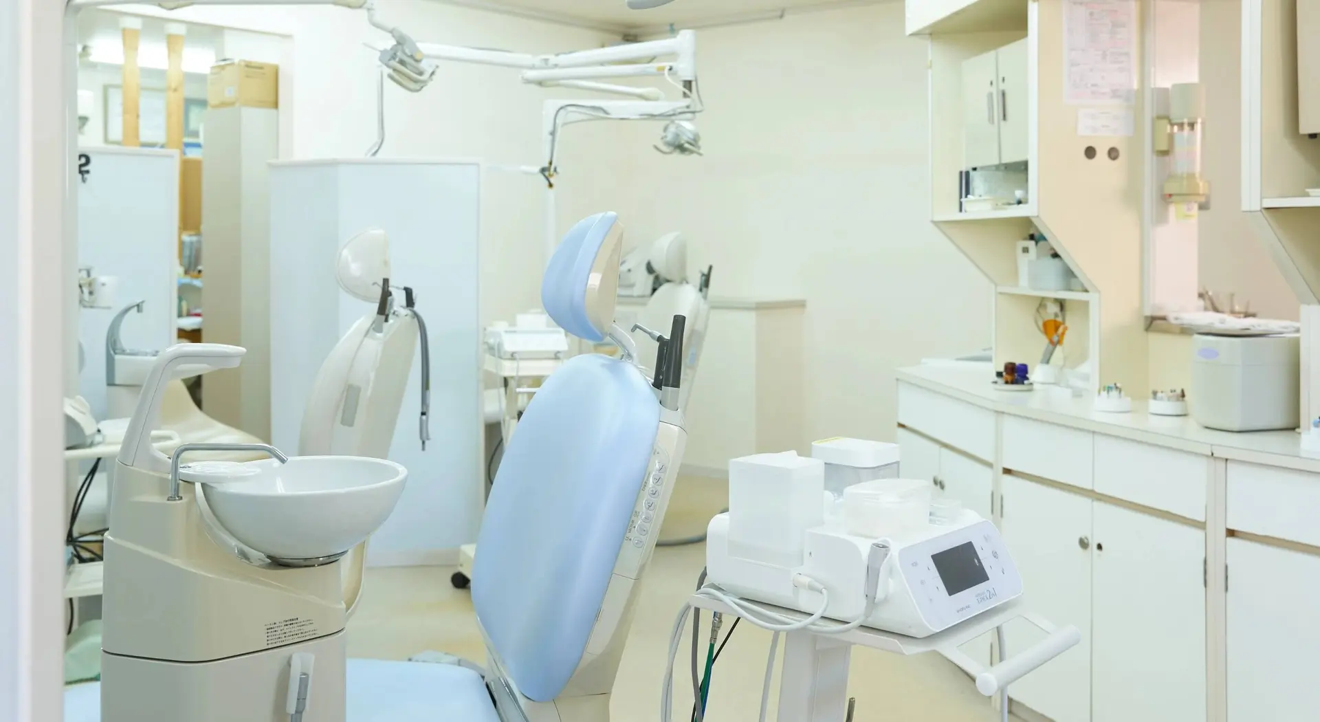 【英語対応ドクター在籍】インプラント実績豊富な院長が率いる地域密着の総合歯科医院