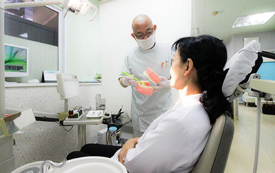 お使いの入れ歯に違和感がありましたらお気軽にご相談ください