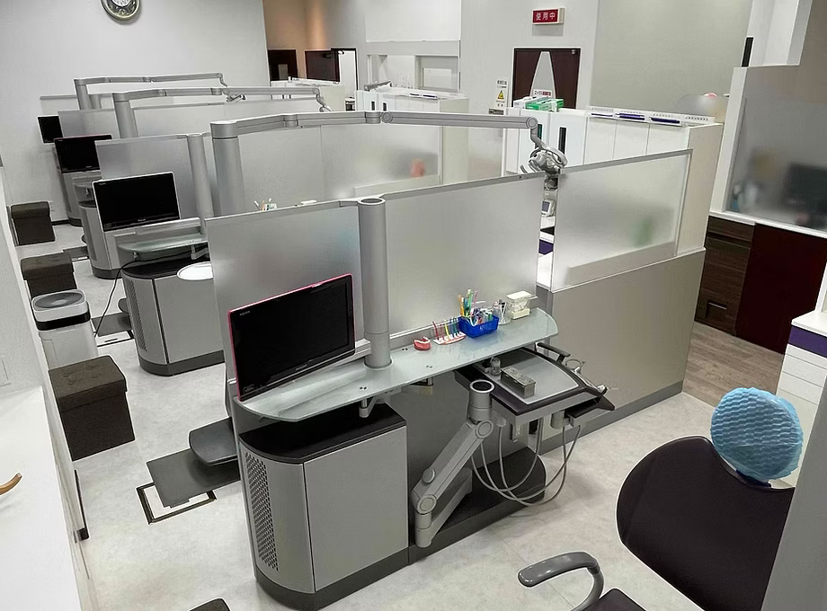 ①受付 ②待合室 ③診療室