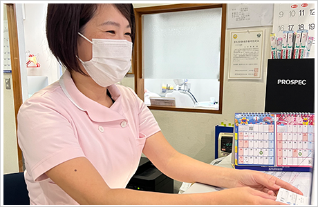 ①医院外観②受付③レーザー治療器