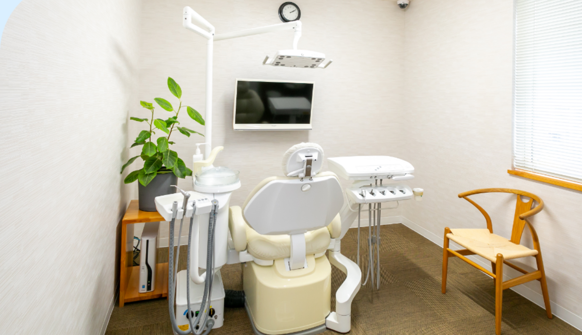 ①津田歯科医院②完全個室の治療室③清潔な医療環境