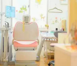 ①よしなか歯科クリニック②受付③診察室