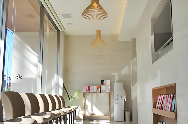 ①診療室②待合室③ファミリールーム