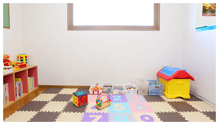 キッズスペースで待ち時間も快適に、お子様が自然と慣れていける工夫