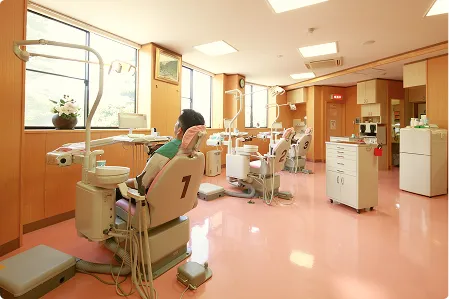 【JR安芸長束駅から徒歩10分】日曜診療に対応し急なトラブルにも頼れる明見歯科医院