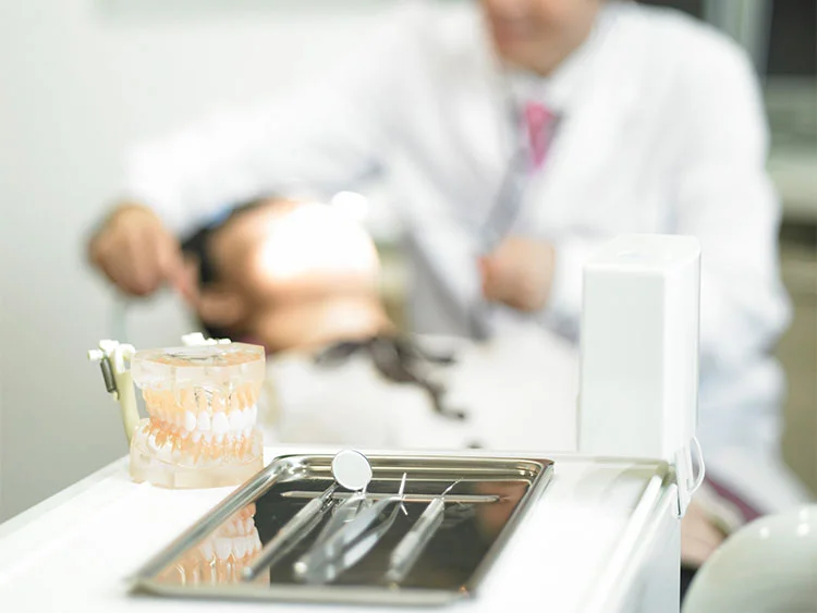 【白鳥団地停留所 徒歩1分】GBT予防ケアと専門性の高い診療で地域の健康を支えるしらとり歯科医院