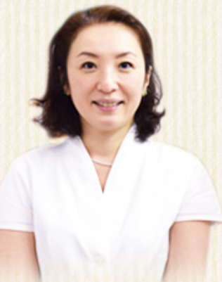 院長の小平 真希