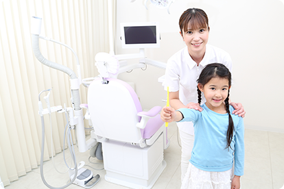 お子様のペースに合わせて治療を行ないます