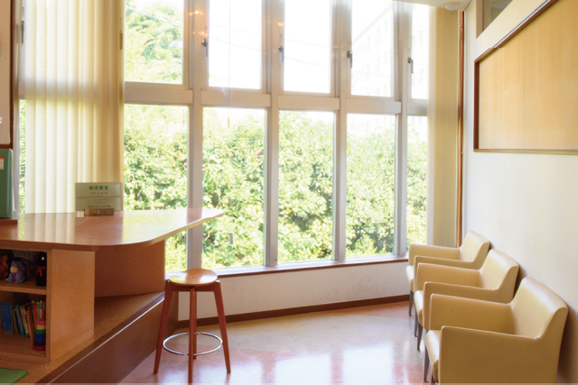 ①受付②待合室③診療室