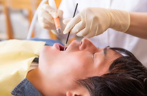 定期健診と検査で、見落としやすい歯ぐきの健康にも配慮