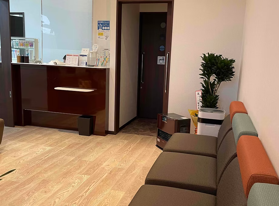 ①受付 ②待合室 ③診療室