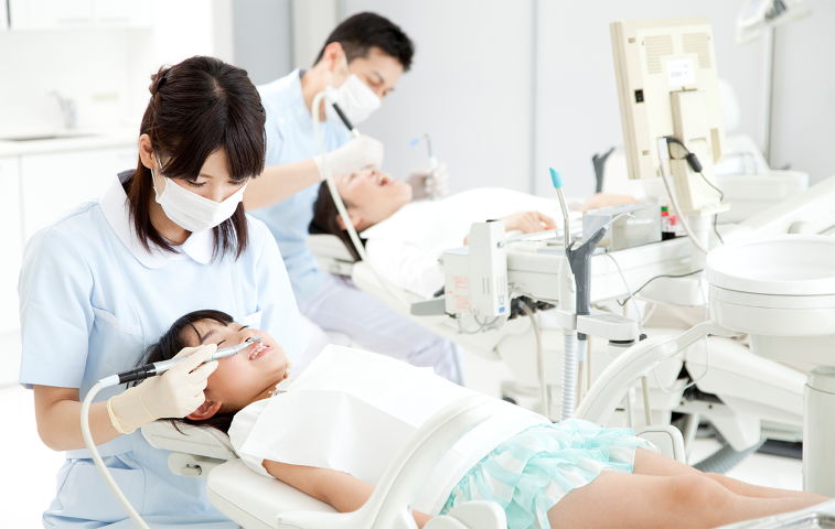 見えないリスクに対応する歯周病治療