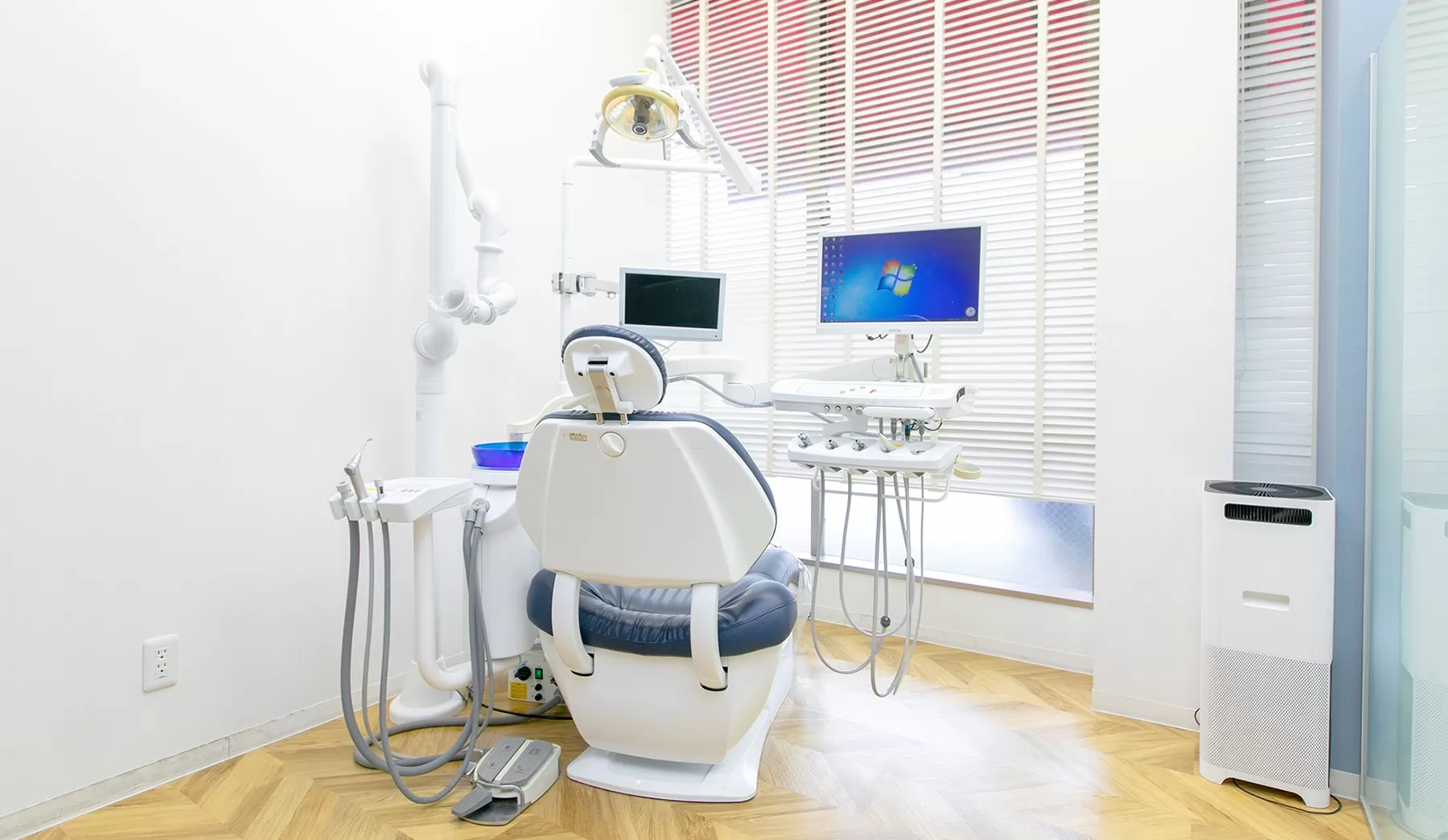 ①受付 ②待合室 ③診療室