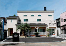 ①外観②待合室③受付