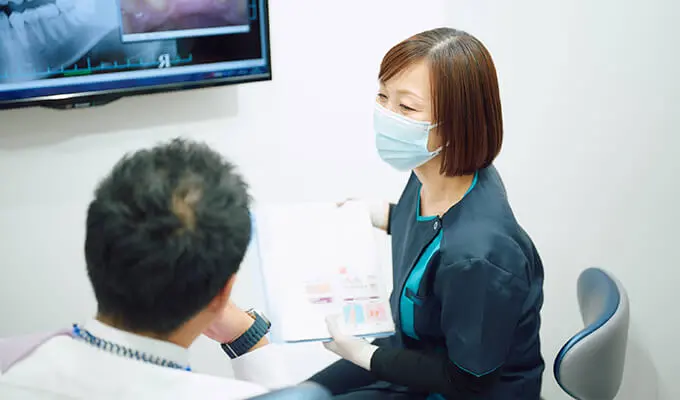患者様一人ひとりのお口の状態に合わせた定期検診や予防処置を行い、健康な歯を長く維持できるようサポートしています