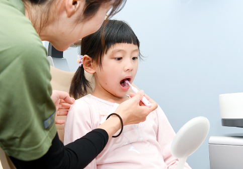 普段使っている歯ブラシをお持ちいただき、一緒に磨き方を確認します。