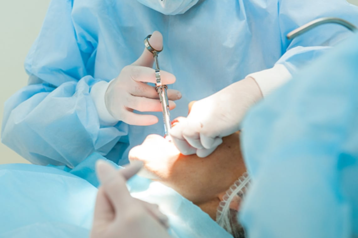 ナビゲーションシステムを駆使することでより精度の高い手術を提供しています