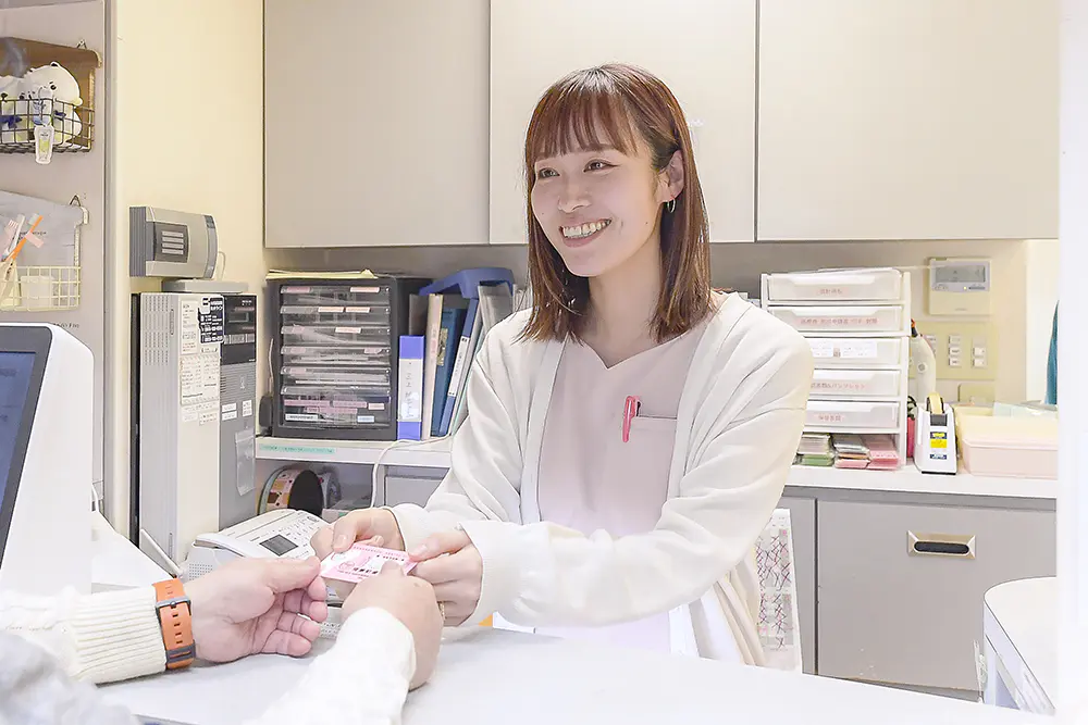 ①医院イメージ画像 ②医院外観 ③受付