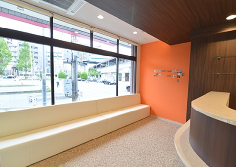 【上小田井駅から徒歩1分】インプラント指導医が在籍し20時まで診療ののぞみ歯科医院