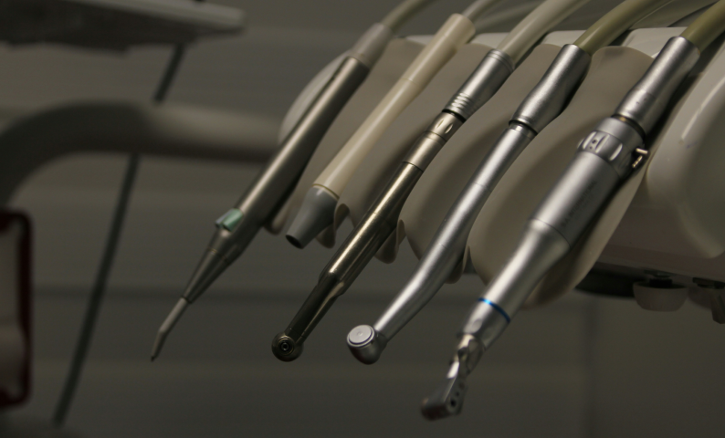 丁寧な説明と確かな技術の一般歯科診療