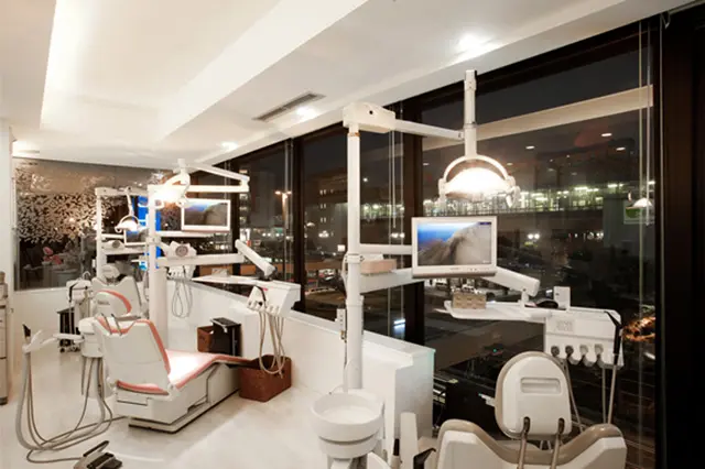 【仙台駅 東出口1 徒歩1分】専門医が連携し総合治療を提供するホワイトブライトデンタルオフィス