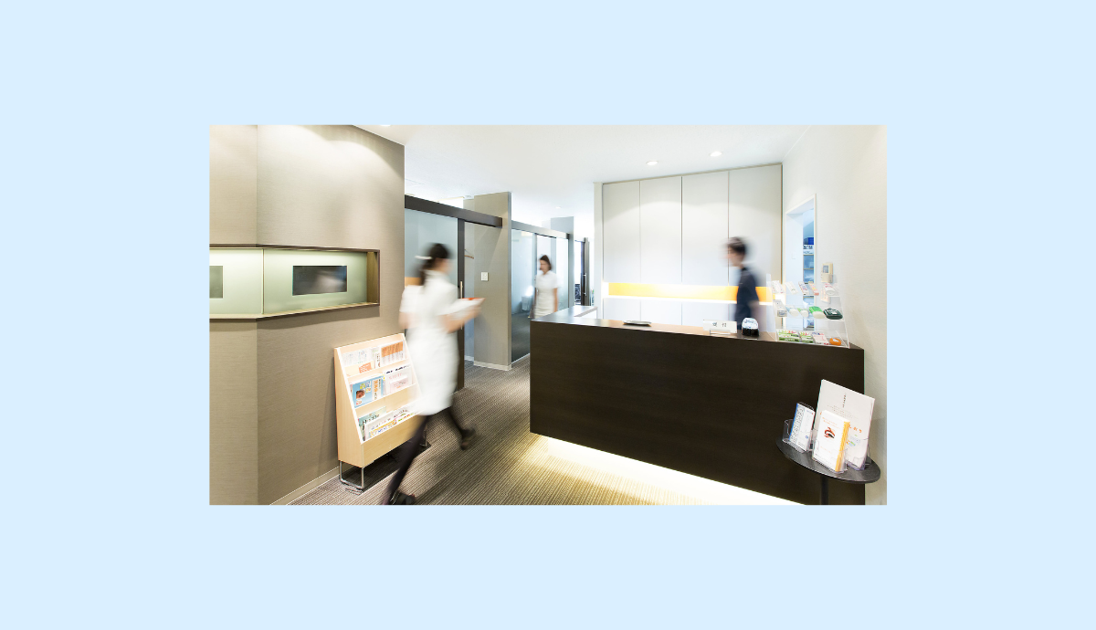 【阪急梅田駅 出口5 徒歩3分】“大人のための矯正”を追求する「梅田オランジェ歯科・矯正歯科」